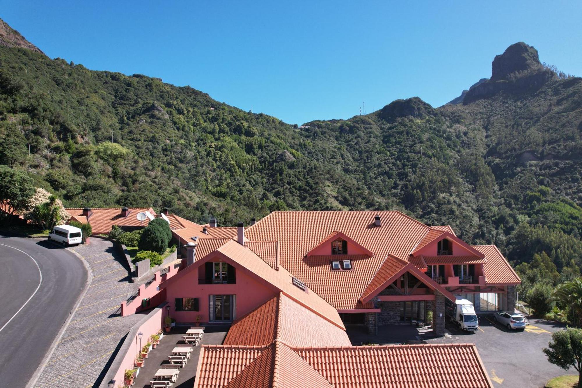 Valley View Hotel Encumeada Senhora do Rosário Buitenkant foto